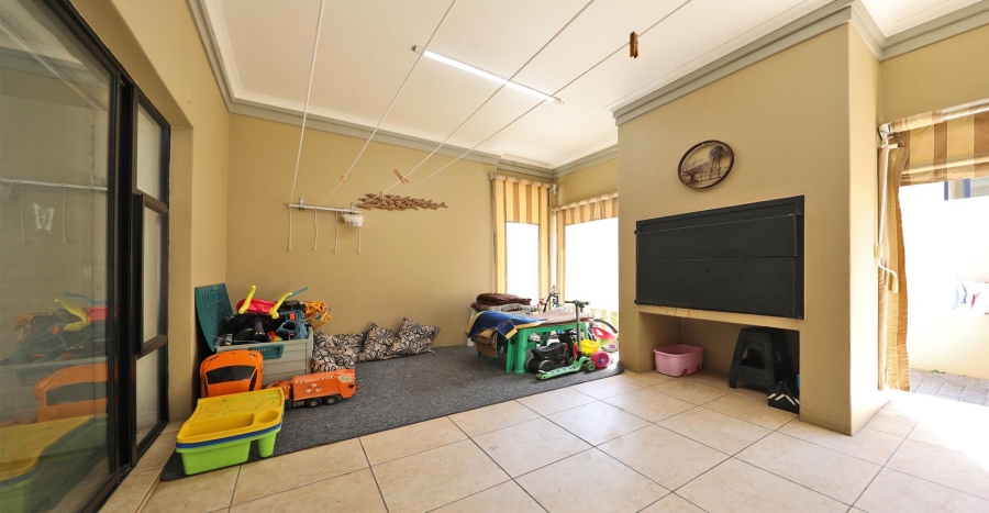 3 Bedroom Property for Sale in Plattekloof Western Cape